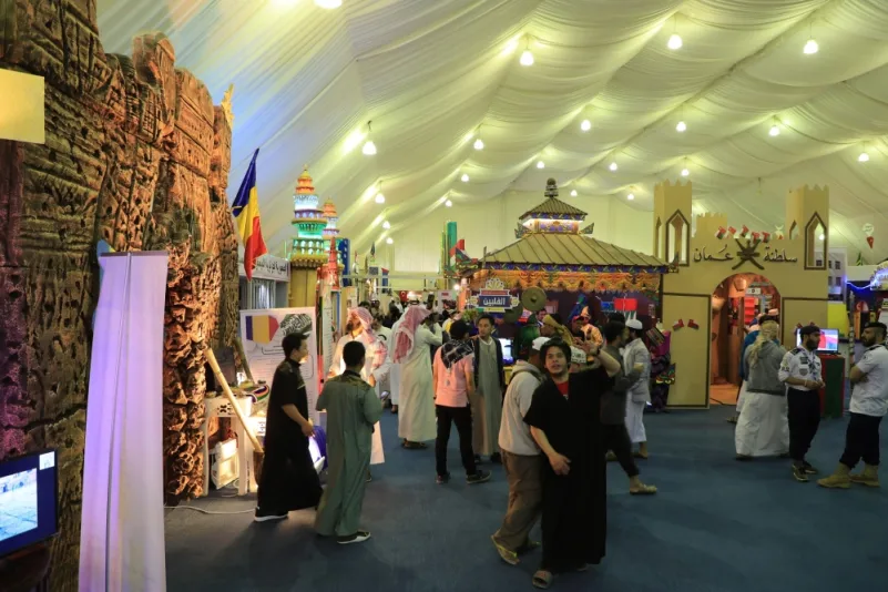 تمديد مهرجان الثقافات والشعوب بالجامعة الإسلامية إلى الثلاثاء المقبل