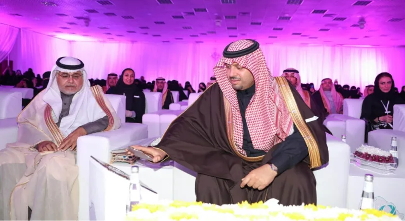 أمير الحدود الشمالية يدشن قافلة المرأة لصندوق الأمير سلطان بن عبدالعزيز