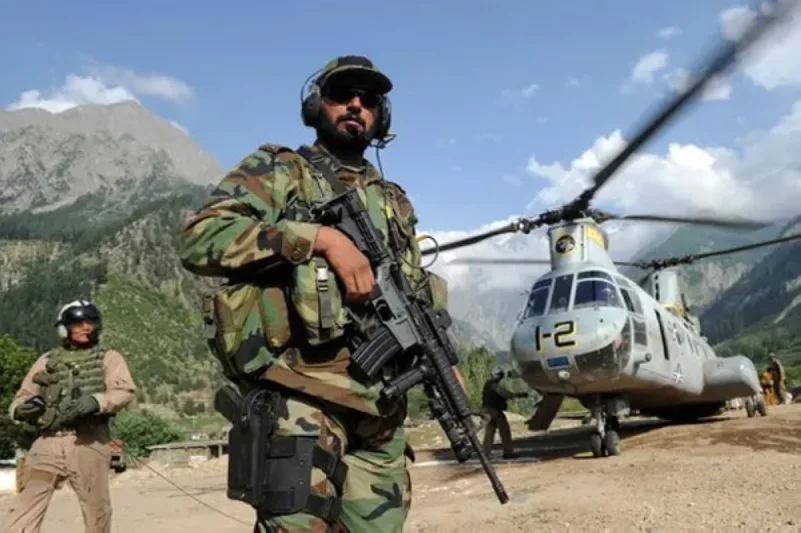 الجيش الباكستاني يعلن إنقاذ 4 جنود إيرانيين من قبضة مسلحين