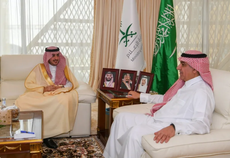 أمير الجوف يلتقى وزير الإعلام وينوه بالدور الإعلامي في التنمية