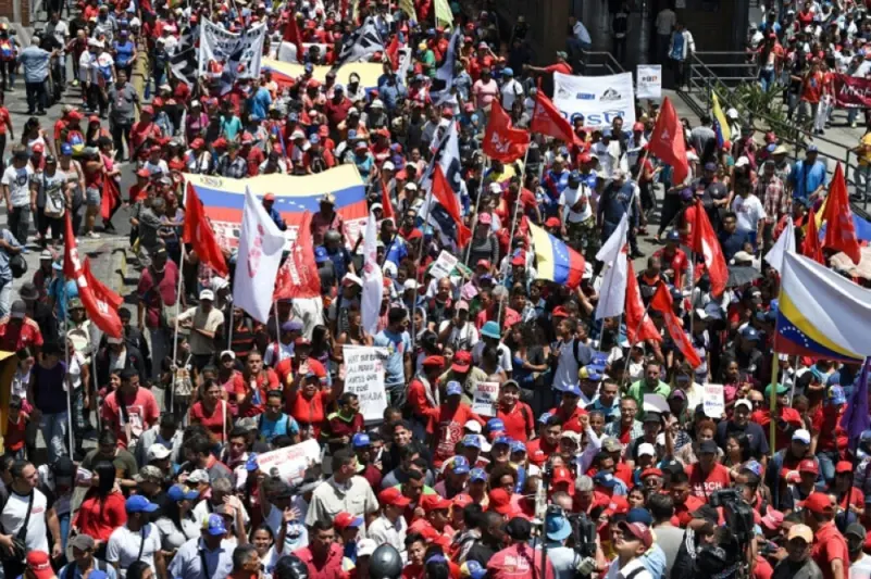 مؤيدو المعارضة الفنزويلية يتظاهرون بدعوة من غوايدو