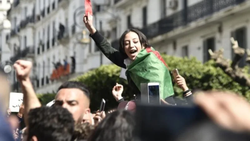 "سلمية سلمية" هتاف لطلاب وسط العاصمة الجزائرية