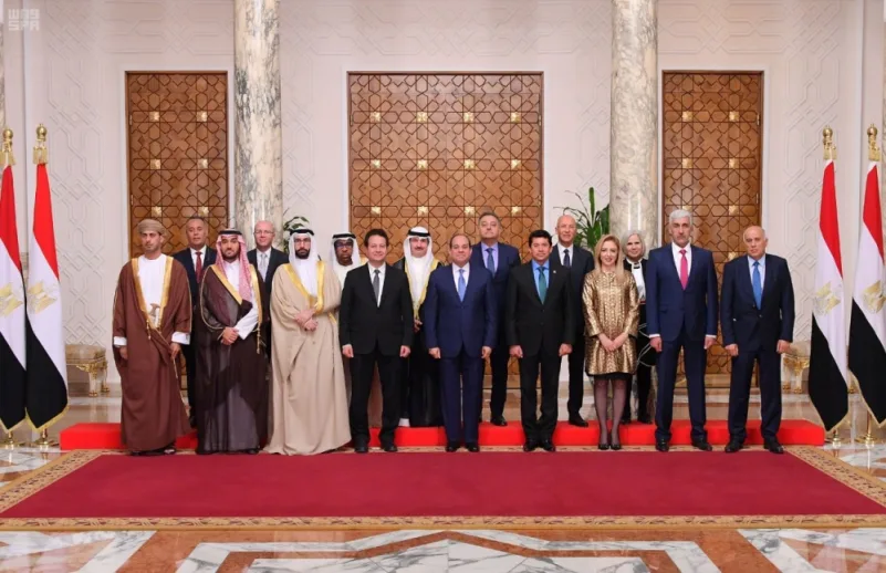 الرئيس المصري يستقبل رئيس هيئة الرياضة وعدد من وزراء الشباب العرب