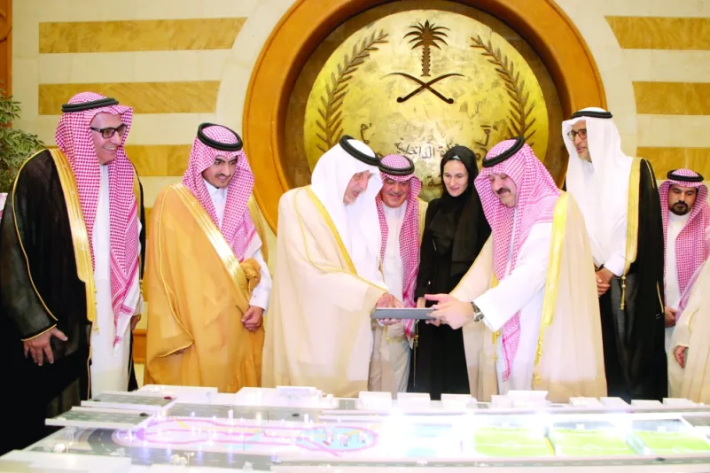 أمير مكة يدشن مشروع ملاعب وساحات مفتوحة لأهالي جنوب جدة