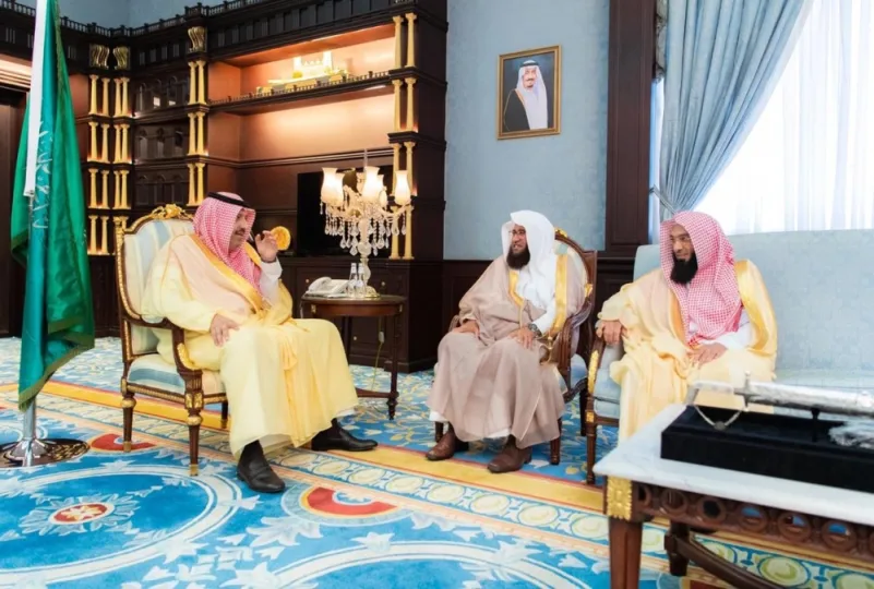 أمير الباحة يستقبل مدير فرع هيئة الأمر بالمعروف
