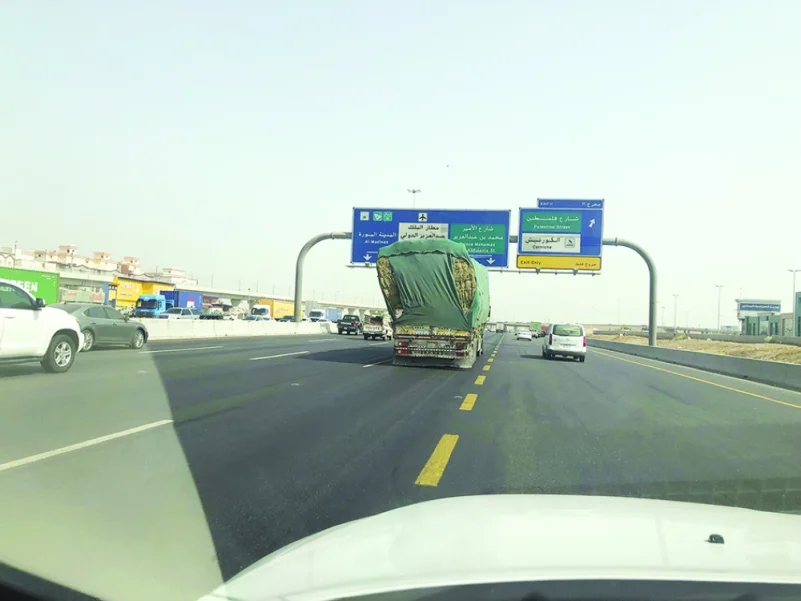مخالفات الشاحنات في جدة