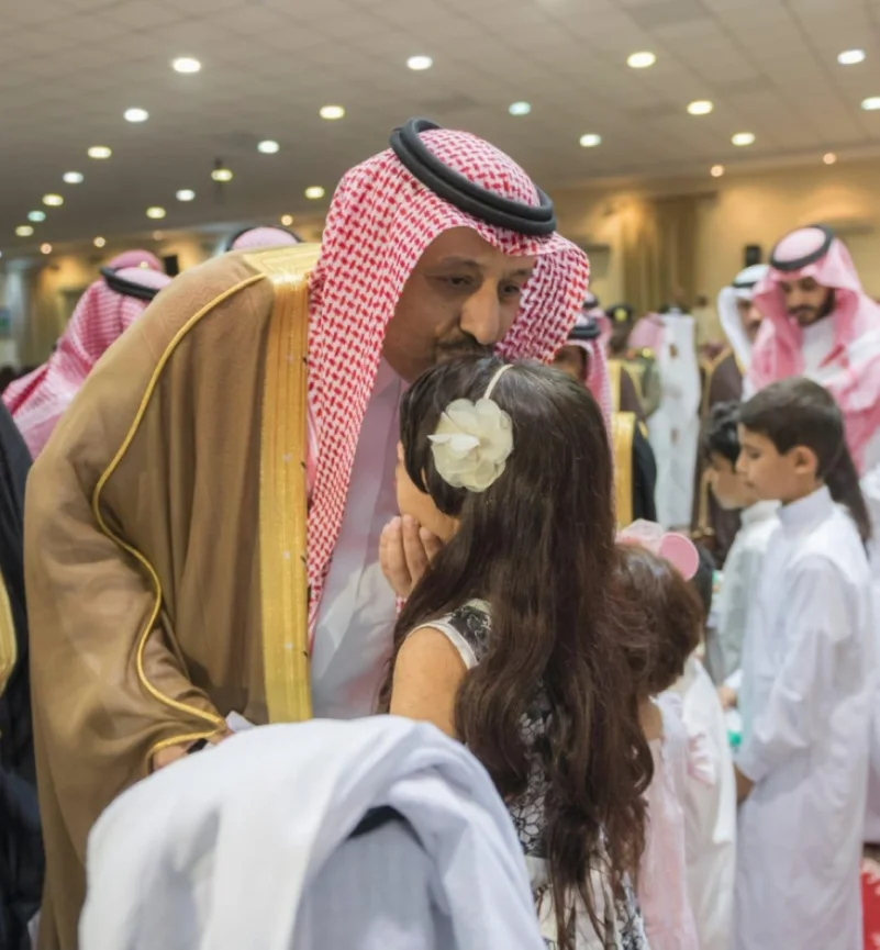 أمير الباحة: أسر وذوي شهداء الواجب محط الرعاية والاهتمام الدائمين