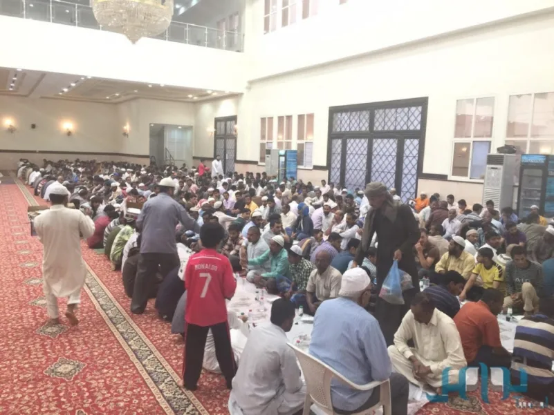 تعاوني الباحة يفطر 8 آلاف صائم بالأسبوع الأول من رمضان