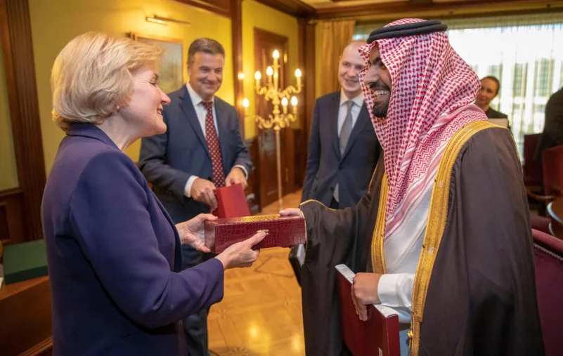 "الفرحان" يبحث تعزيز العلاقات الثقافية السعودية الروسية