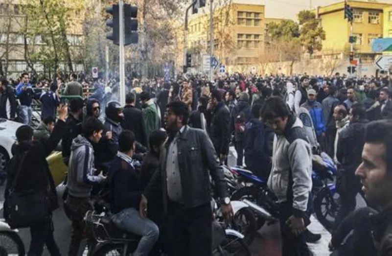 توقيف مضربين عن العمل في ايران