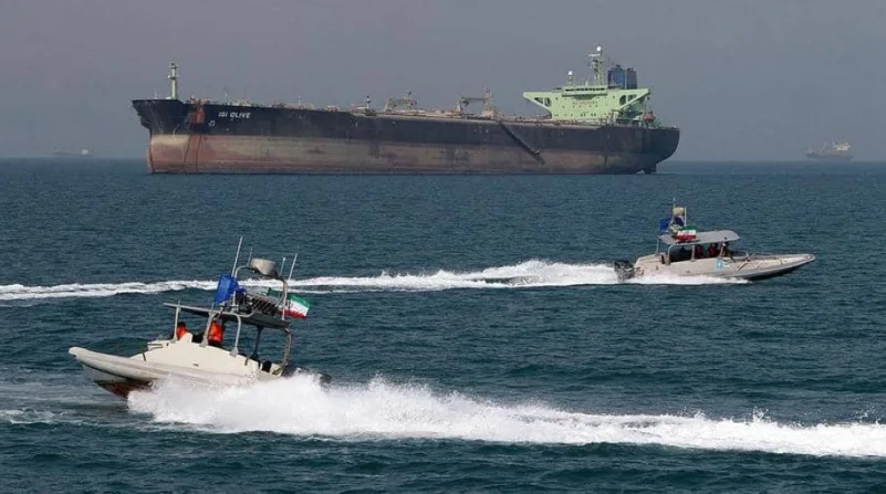 الكشف عن صواريخ على متن سفن تجارية إيرانية
