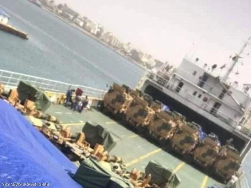 تركيا تورد لميليشيات طرابلس سفينة محملة بالأسلحة والآليات