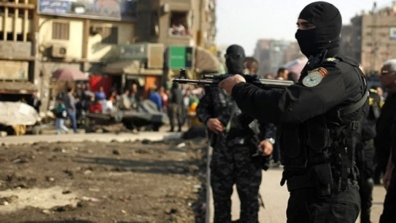 القاهرة : مقتل 12 في تبادل إطلاق نار مع الشرطة
