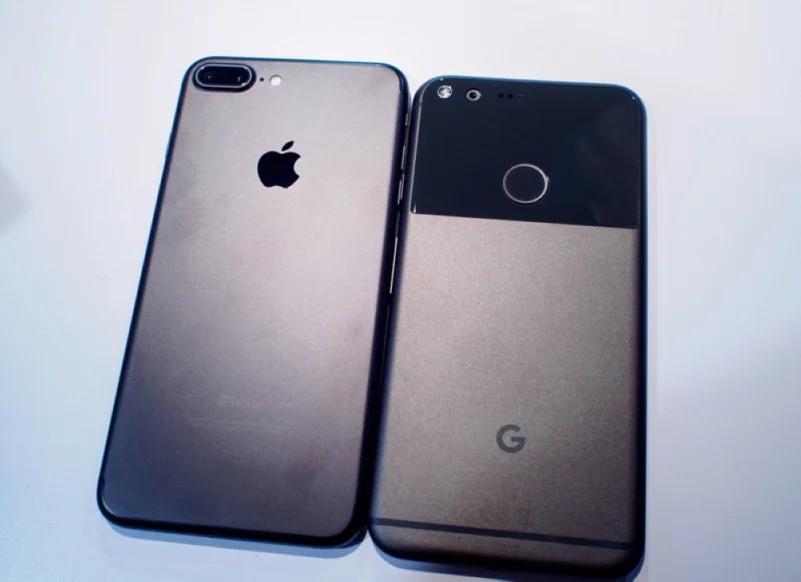 بشكل مفاجئ:"غوغل" تطرح هاتفها الجديد والمشابه لـ "آيفون إكس آي" القادم