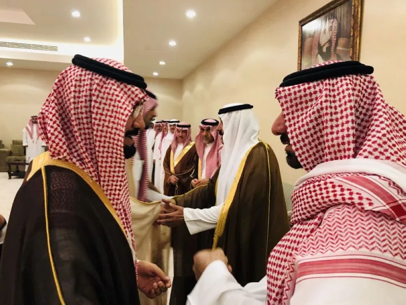 أمير نجران يستقبل المعزين في وفاة الأمير محمد بن متعب
