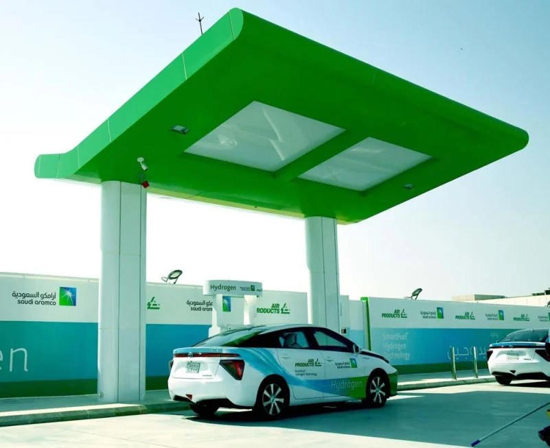 أرامكو السعودية وأير برودكتس تدشنان أول محطة لتزويد السيارات بوقود الهيدروجين