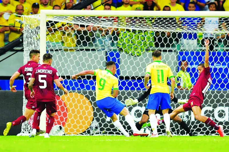صراع الصدارة يجمع البرازيل وبيرو