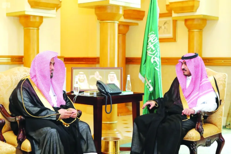 نائب أمير مكة يطلع على تقنيات محكمة جدة