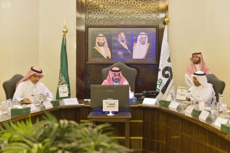 نائب أمير مكة يناقش آلية تنسيق العمل التطوعي في موسم الحج