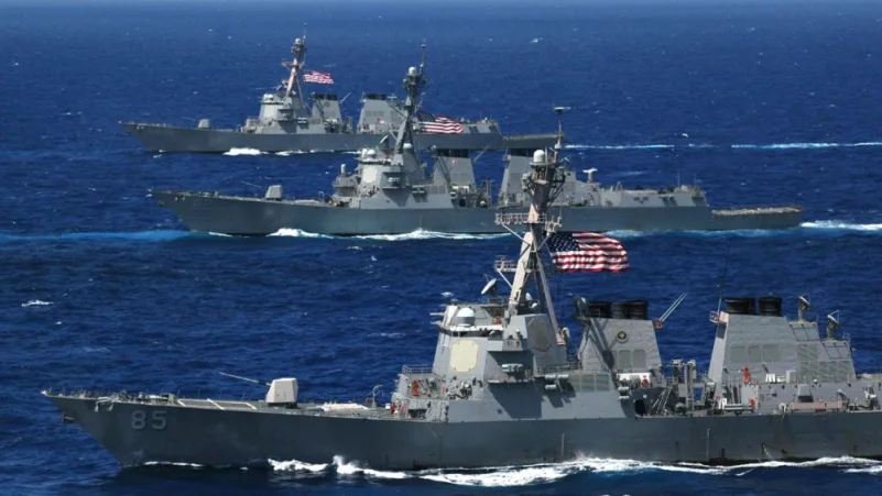 "الأسطول الخامس" يبحث عن بحّار أميركي مفقود في بحر العرب