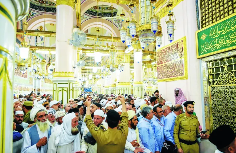 قوة أمن المسجد النبوي.. جهود مميزة لتنظيم حركة الحجاج والزوار