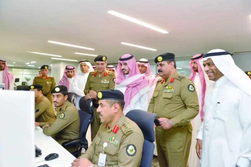 نائب أمير مكة يتفقد استعدادات الجهات لخدمة حجاج هذا العام