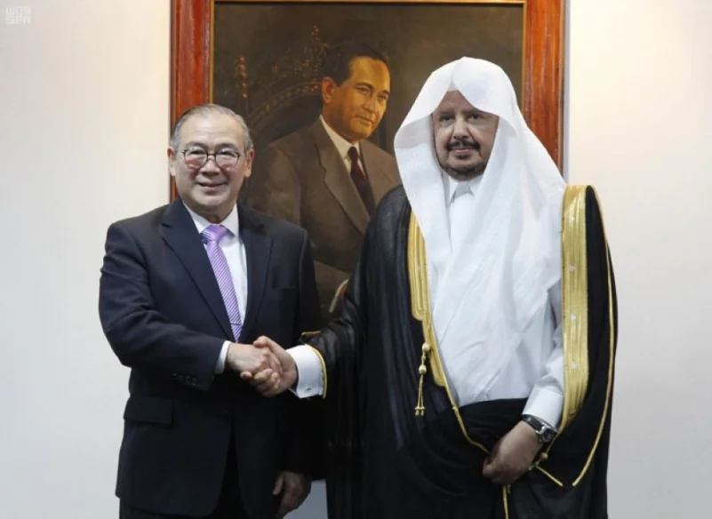 وزير الخارجية الفلبيني يستقبل رئيس مجلس "الشورى"