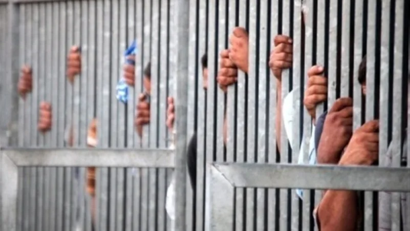 إيران : الحكم على كاتب بالسجن 11 عاماً
