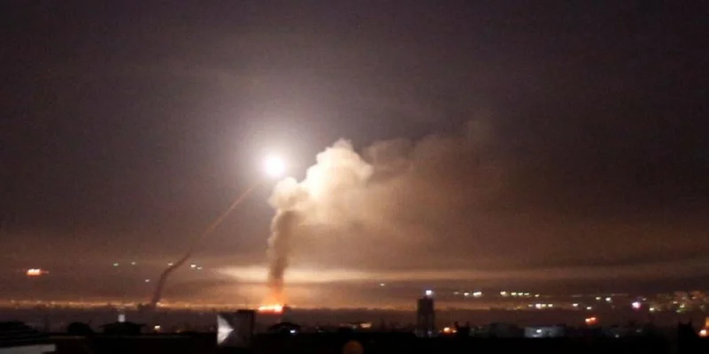 مقتل 18 من قوات وميليشيات إيرانية جراء قصف "طائرات مجهولة" شرق سوريا