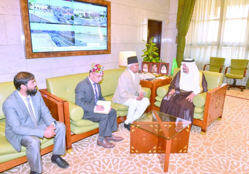 أمير الرياض يستقبل سفيري نيبال وسنغافورة