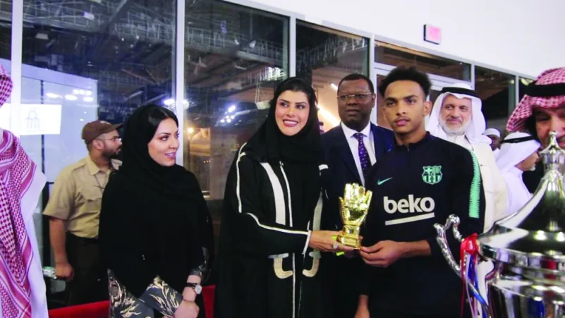 الأميرة دعاء تتوج الفائزين ببطولة الأمير سعود الفيصل للسداسيات