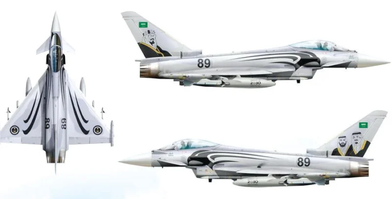 طائرات القوات الجوية تتزين بصور «المؤسس» والملك وولي العهد