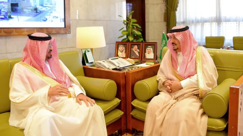 أمير منطقة الرياض يستقبل سفير البحرين