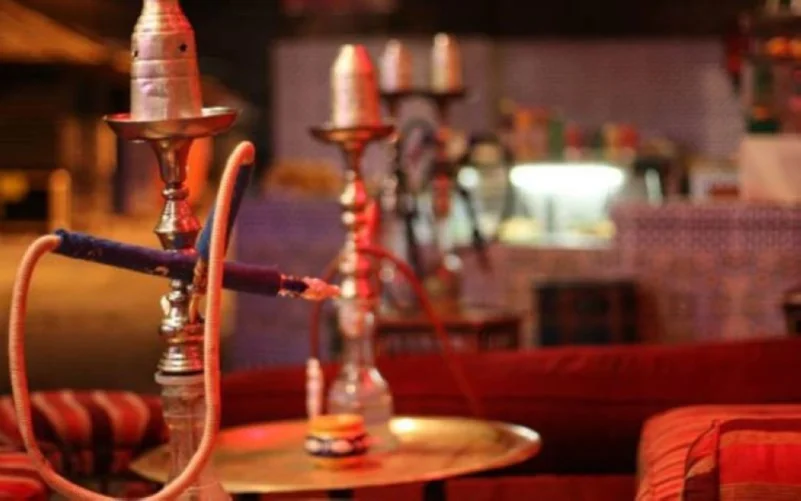 100 ألف ريال رسوم رخصة تقديم «التبغ» بالمقاهي والمطاعم