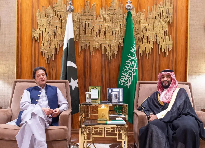 ولي العهد يبحث "تطورات الأوضاع "مع رئيس وزراء باكستان