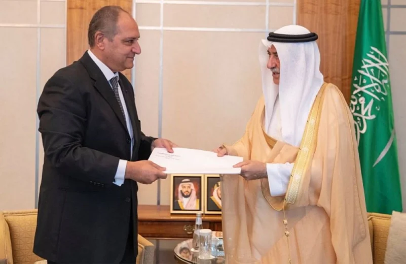وزير الخارجية يستقبل السفير المصري المعين لدى المملكة