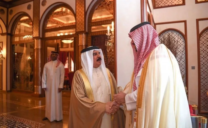 ملك البحرين يستقبل الأمير تركي بن محمد بن فهد