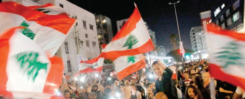 لبنان.. الحراك يطرق أبواب الفاسدين