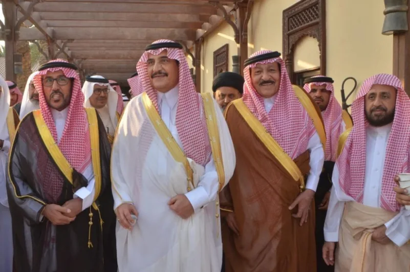 الأمير محمد بن فهد يُقيم مأدبة غداء لـ"أعيان الشرقية"
