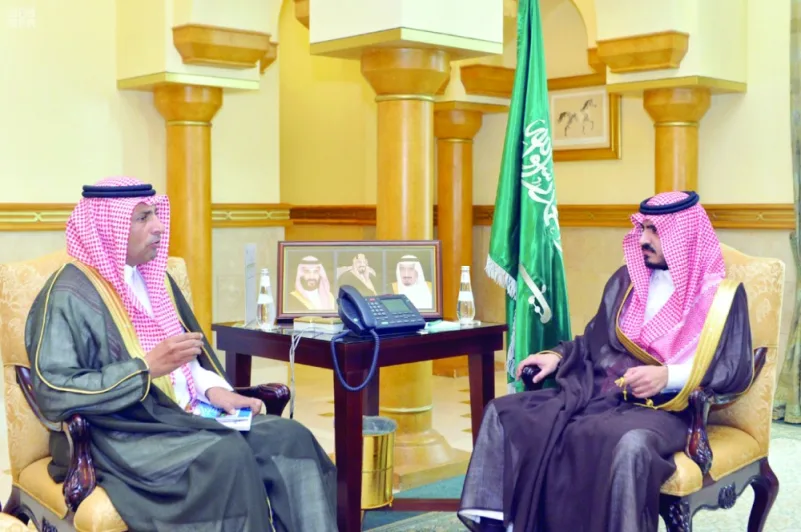 نائب أمير مكة يتسلّم التقرير الإحصائي لميناء جدة