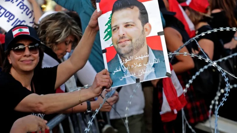 لبنان.. إضراب وقطع طرقات وهدوء أمام "بعبدا"