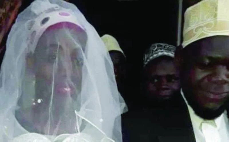 أوغندي يكتشف أن زوجته رجل بعد أسبوعين من الزواج
