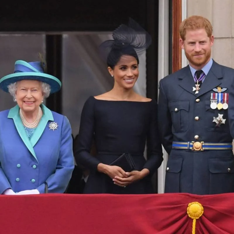"الملكة إليزابيث" توافق على تخلي الأمير هاري وميغان عن مهامهما الملكية