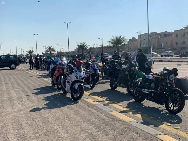 1500 دراج و120 فريقاً في أكبر مسيرة بمحافظة القطيف