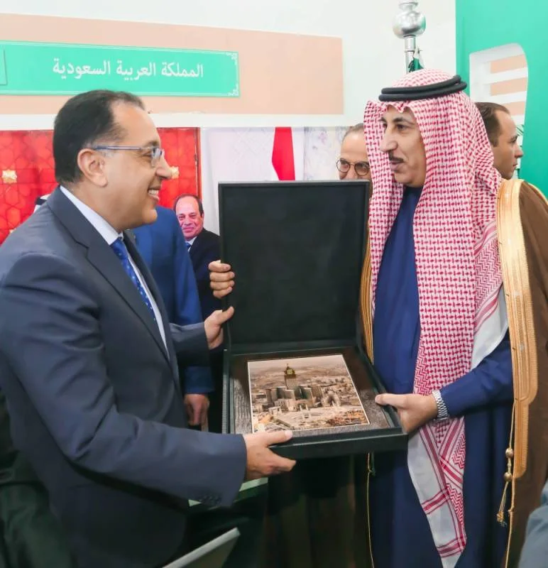 رئيس الوزراء المصري يشيد بجناح المملكة بمعرض الكتاب