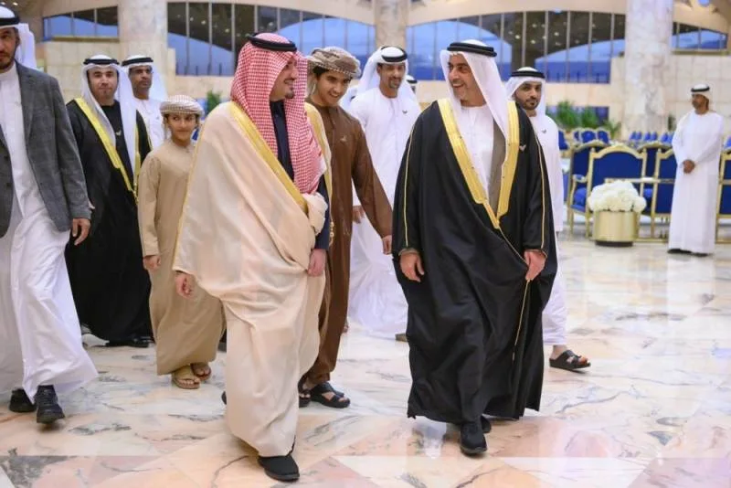وزير داخلية الإمارات يصل الرياض لتقديم العزاء في وفاة الأمير بندر بن محمد