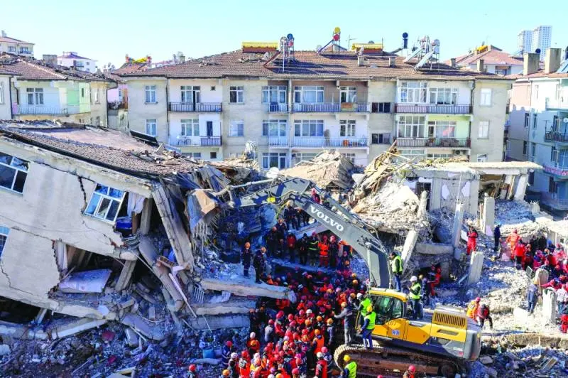 ارتفاع حصيلة ضحايا الزلزال في تركيا إلى 31 قتيلا