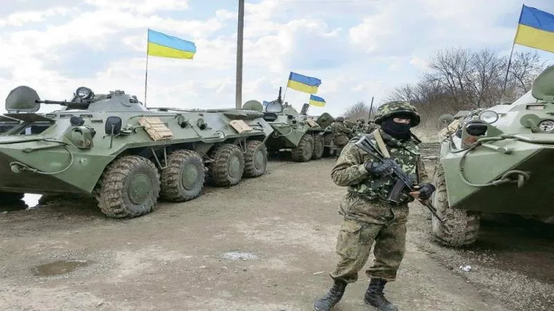 مقتل جندي وجرح 5 آخرين في شرق أوكرانيا