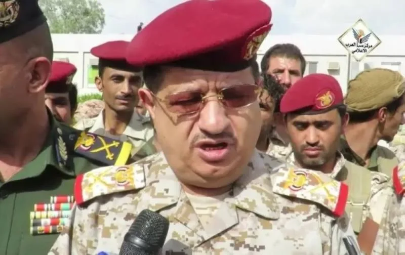 نجاة وزير الدفاع اليمني من محاولة اغتيال ومقتل مرافقين