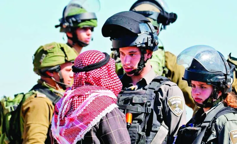عريقات يحذر من «أعمال عنف» إذا ضمت إسرائيل أراض فلسطينية